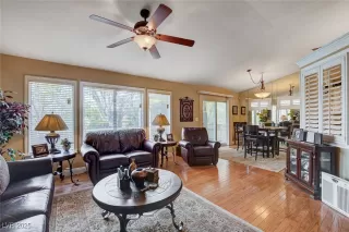 Photo #5: 2669895 Listing