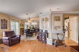 Photo #6: 2669895 Listing