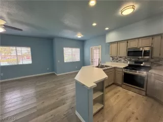 Photo #4: 2669902 Listing 