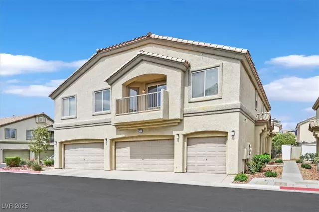 MLS: 2669944 Condo For Sale