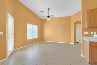 Photo #2: 2669944 Listing