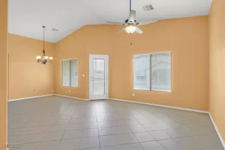 Photo #3: 2669944 Listing