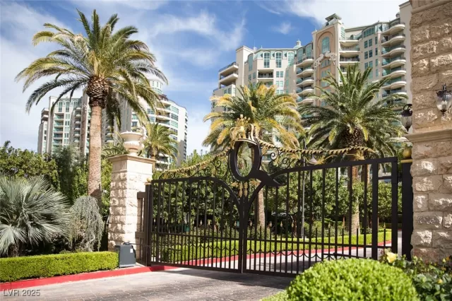 MLS: 2669946 Condo For Sale