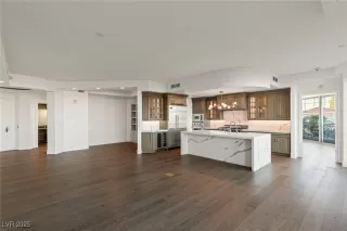 Photo #4: 2669946 Listing 