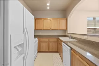 Photo #3: 2669960 Listing