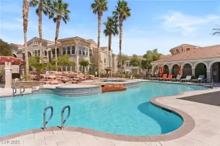 Photo #4: 2669960 Listing