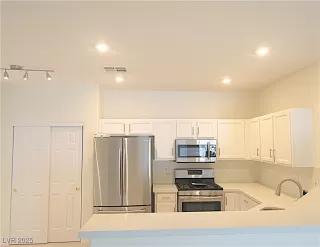 Photo #2: 2669965 Listing 