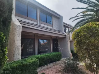 Photo #1: 2669971 Listing 