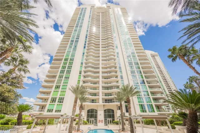 MLS: 2669982 Condo For Sale