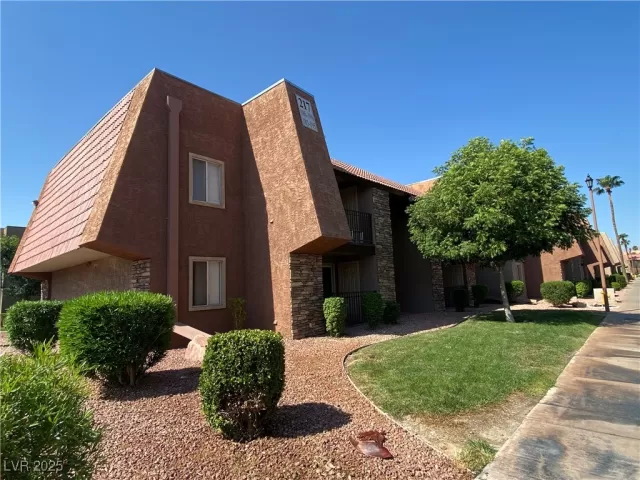 MLS: 2670007 Condo For Sale