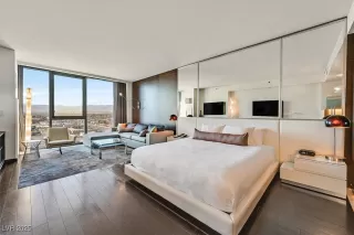 Photo #2: 2670035 Listing