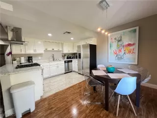 Photo #3: 2670054 Listing 