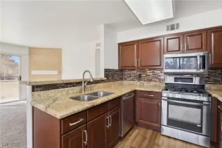 Photo #2: 2670075 Listing