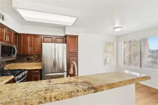 Photo #3: 2670075 Listing