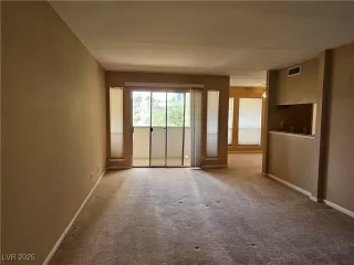 Photo #1: 2670087 Listing 