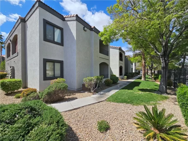 MLS: 2670094 Condo For Sale