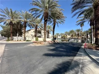 Photo #2: 2670097 Listing 