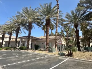 Photo #3: 2670097 Listing 