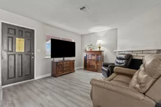 Photo #4: 2670101 Listing