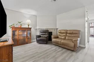 Photo #6: 2670101 Listing