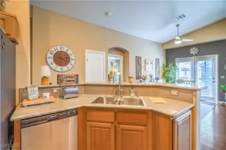 Photo #4: 2670140 Listing 