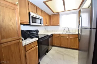 Photo #5: 2670201 Listing 