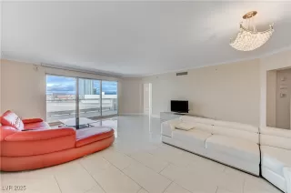 Photo #3: 2670208 Listing 