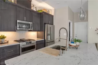 Photo #5: 2670209 Listing 