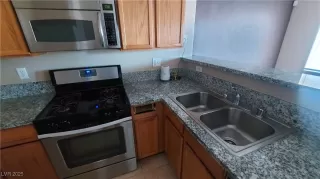 Photo #3: 2670215 Listing 