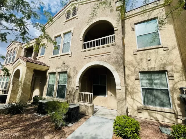 MLS: 2670224 Condo For Sale