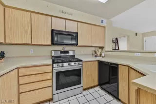 Photo #4: 2670241 Listing