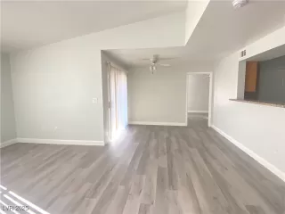 Photo #3: 2670277 Listing