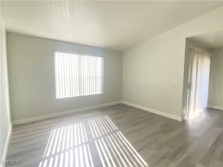 Photo #4: 2670277 Listing