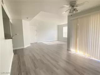 Photo #5: 2670277 Listing