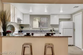 Photo #3: 2670286 Listing 