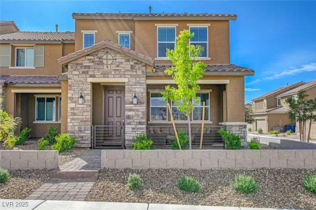 MLS: 2670348 Condo For Sale