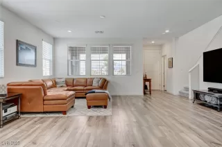 Photo #6: 2670348 Listing