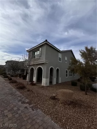 Photo #2: 2670442 Listing 