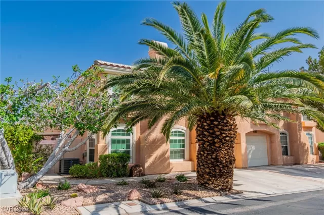 MLS: 2670456 Condo For Sale