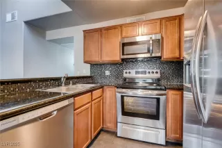 Photo #1: 2670471 Listing 