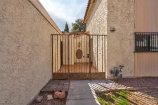 Photo #4: 2670484 Listing