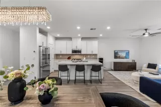 Photo #3: 2670515 Listing