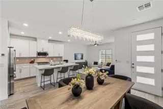 Photo #4: 2670515 Listing