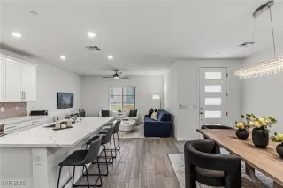 Photo #5: 2670515 Listing