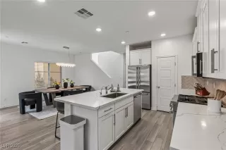 Photo #6: 2670515 Listing