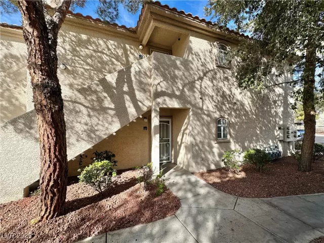 MLS: 2670517 Condo For Sale