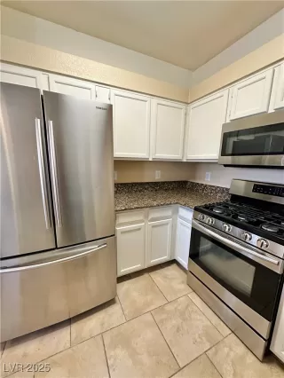 Photo #6: 2670517 Listing 