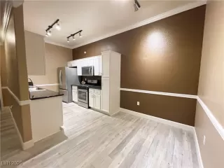 Photo #6: 2670575 Listing 