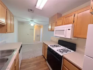 Photo #3: 2670599 Listing 