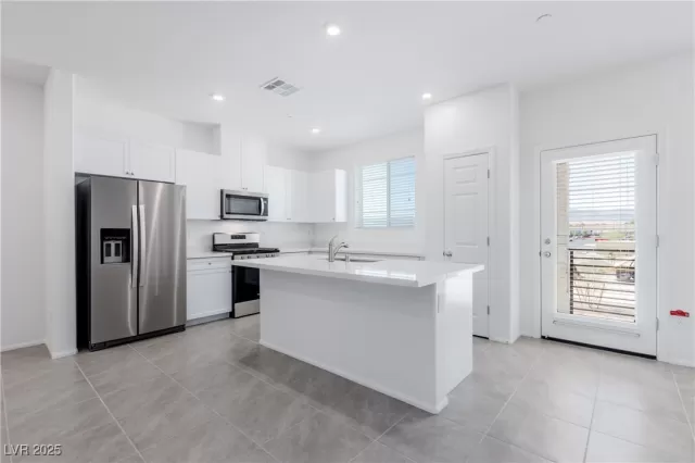 MLS: 2670667 Condo For Sale